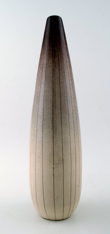 Vicke Lindstrand, vase in ceramic. Upsala-Ekeby.
