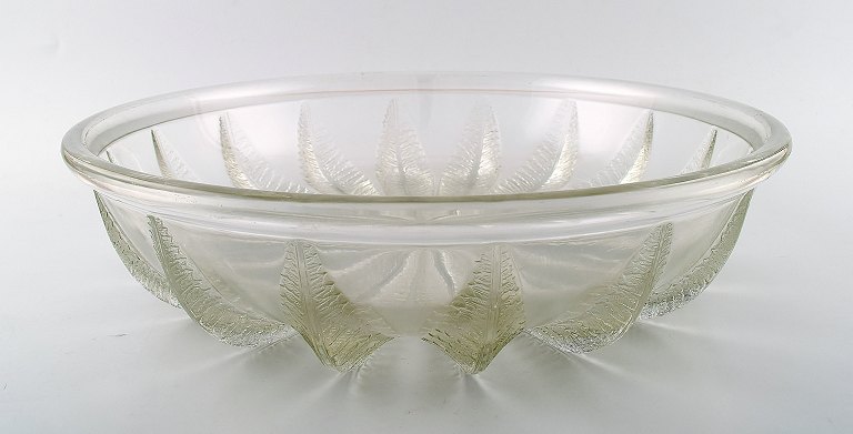Stor Art deco Lalique kunstglasskål. 
