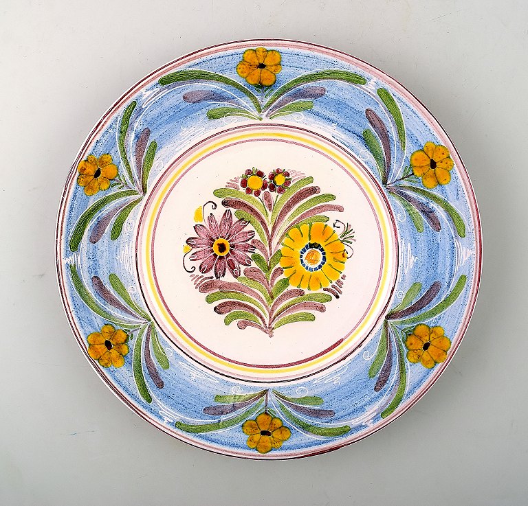 Tulle Emborg for Kähler, Denmark, glazed Stoneware dish/plate decorated with 
flowers.