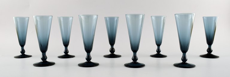 Collection of 9 Swedish Gullaskruf art glass.
