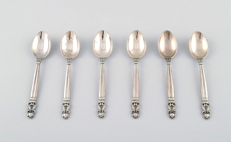 Georg Jensen "Acorn" 6 teaspoons. Sterling silver.
Designer: Johan Rohde.