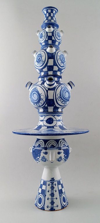 Bjørn Wiinblad: Five-piece vase hand decorated in blue pottery, woman with hat.