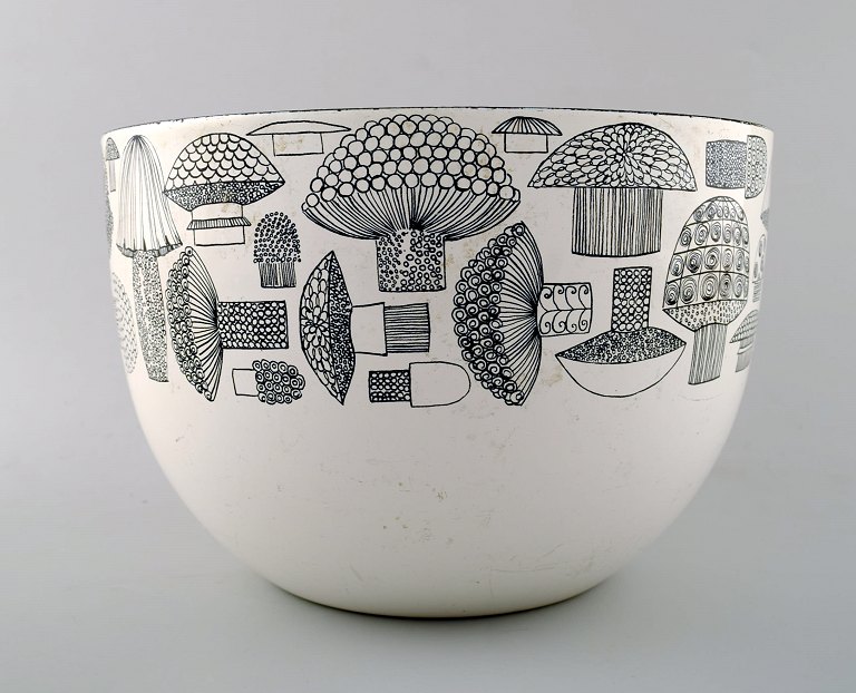 Kaj Franck.
Bowl of enameled metal, Arabia / Finel, Finland, 1950s. Motif with mushrooms.