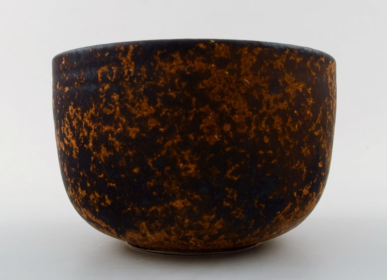 Unique Preben Brandt Larsen ceramic bowl, modern design, Denmark 1960s.
