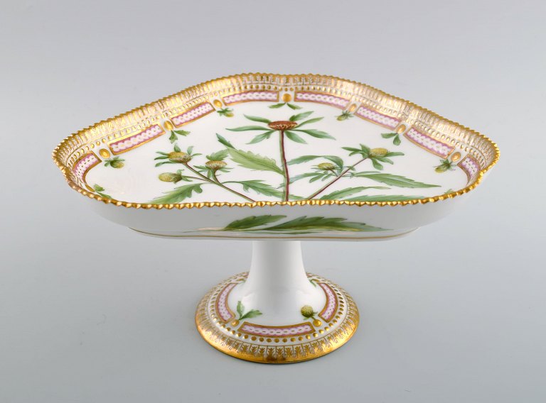 Royal Copenhagen. Flora Danica porcelain centerpiece. Decorated with 