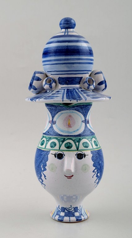 Wiinblad pitcher with hat, hand painted, blue / green/white.
Bjorn Wiinblads Workshop K 31.