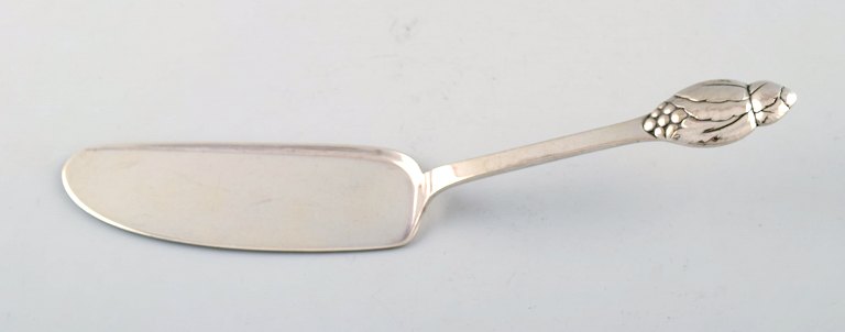 Evald Nielsen number 6, serving spade in silver.
