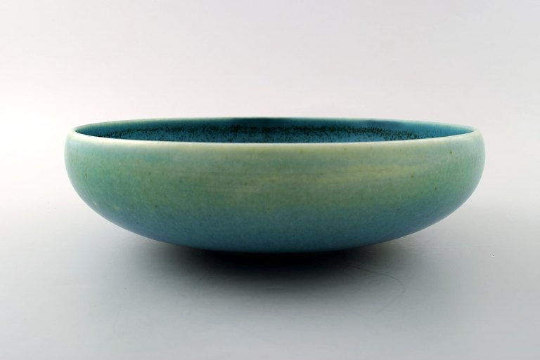 Tidlig Saxbo, keramik skål i moderne design.
Smuk glasur i grønne toner.