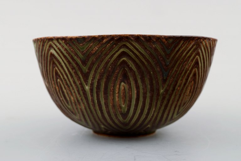 Royal Copenhagen stoneware bowl by Axel Salto in fluted style.
