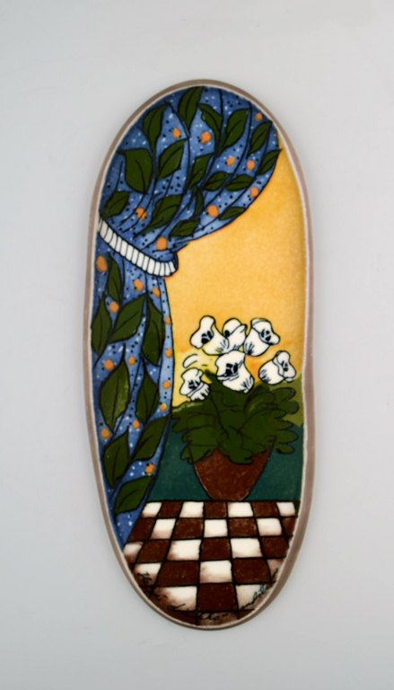 Helja Liukko-Sundström for Arabia, Finland. Plaque in porcelain hand painted.