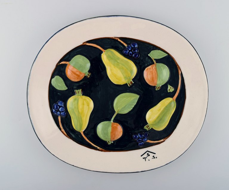 TIMO SARVIMÄKI for the Design House. Large dish with fruits.
Sweden 1960 s.