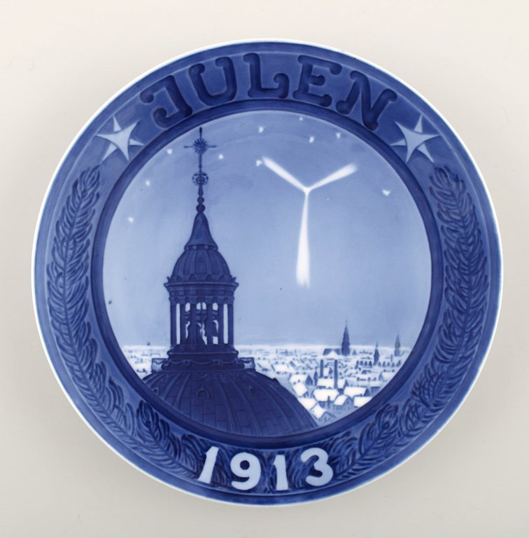 Royal Copenhagen, Christmas plate from 1913.
