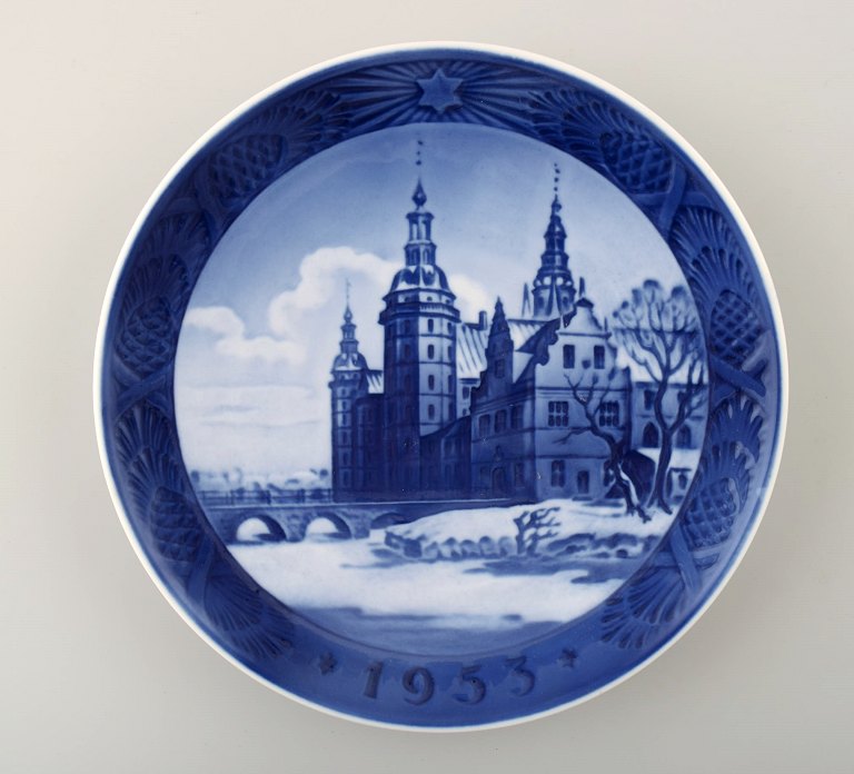 Royal Copenhagen, Christmas plate from 1953.
