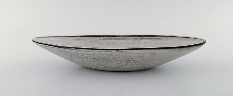 Svend Hammershøi for Kähler, HAK, dish in glazed stoneware.
In perfect condition. 1930 / 40