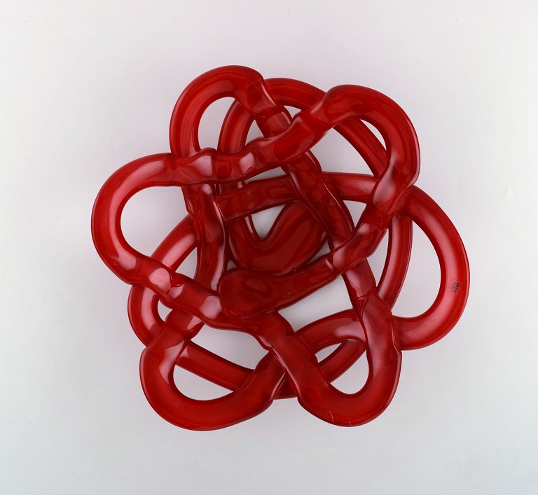 Anna Erhner for Kosta Boda. Stor skål "Basket" i rødt kunstglas. 21. århundrede.