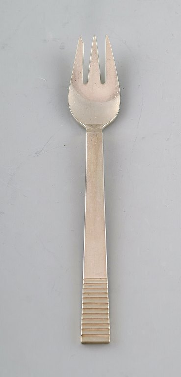 Georg Jensen Parallel. Pastry fork in sterling silver. 1945-1951.
5 pieces in stock.
