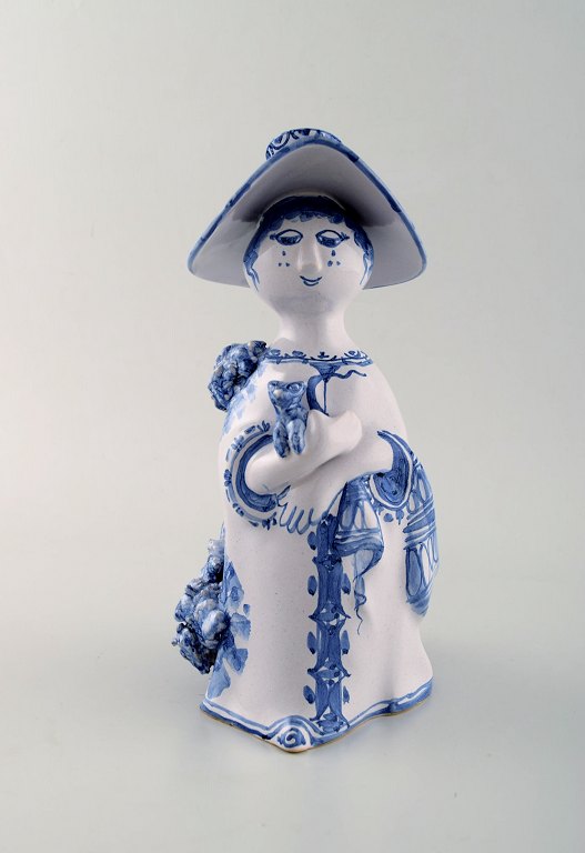 Bjørn Wiinblad unique ceramics figure. Aunt.
Marked 2002, The Blue House. Model M 15.