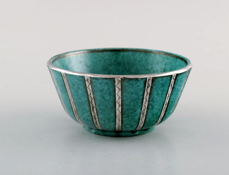 Wilhelm Kåge for Gustavsberg. Argenta bowl in glazed ceramics with silver 
inlaid. Sweden 1940