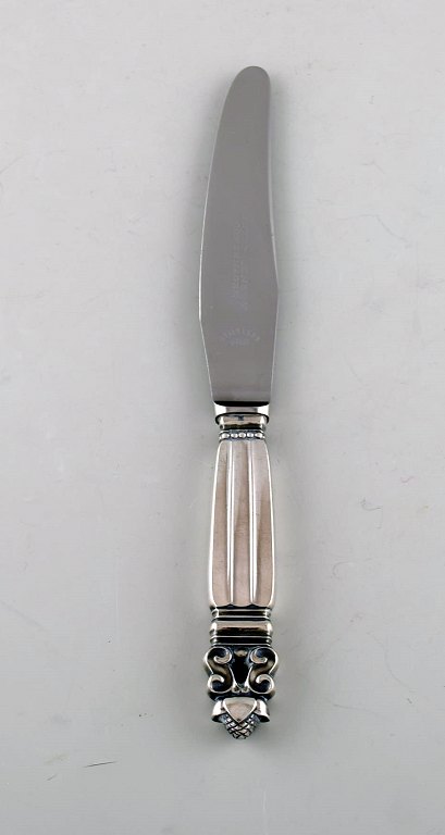Georg Jensen "Konge" frokostkniv i sterlingsølv og rustfrit stål. Tre stk på 
lager.