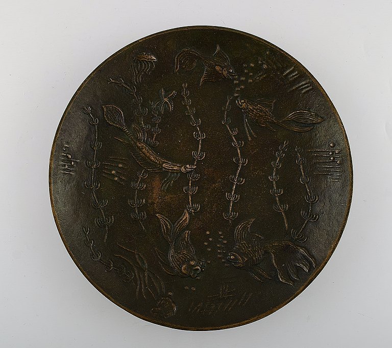 Gunnar Nylund, Sweden. Round dish in bronze decorated with underwater scene. 
1940 / 50