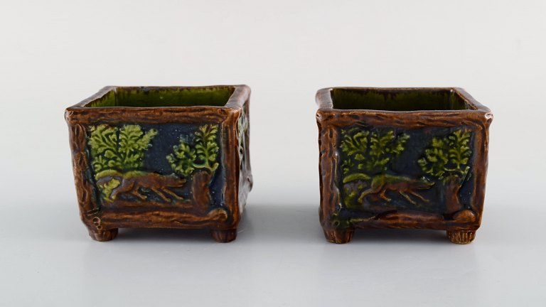 Karl Holst for Höganäs. A pair of antique art nouveau bowls in glazed ceramics. 
Early 20th century.
