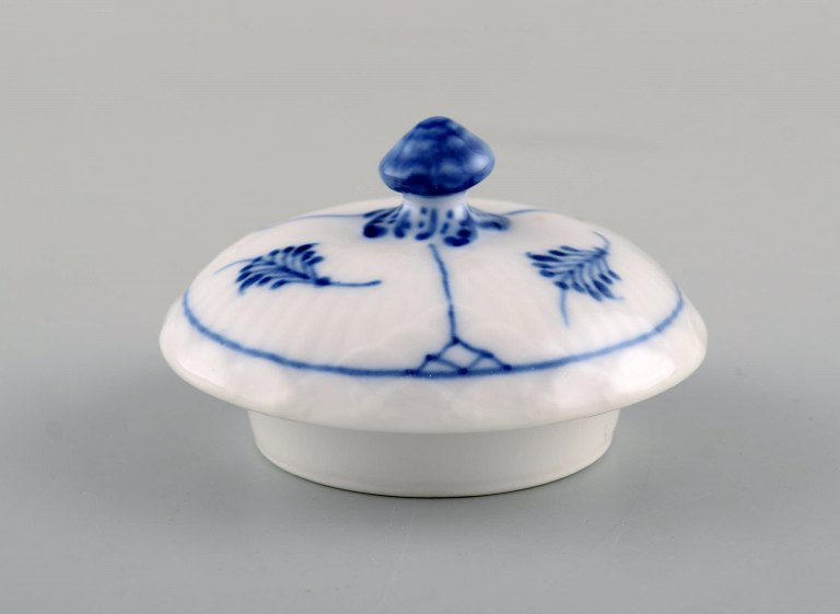Royal Copenhagen blue fluted lid for jug / pot in hand painted porcelain. Model 
number: 1/34.
