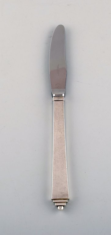 Georg Jensen Pyramid lunch knife in sterling silver and stainless steel. Four 
pieces in stock.
