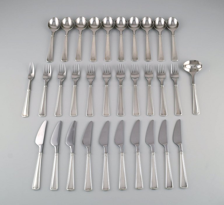 Rare Georg Jensen Koppel cutlery. Dinner service in sterling silver for 10 
people.

