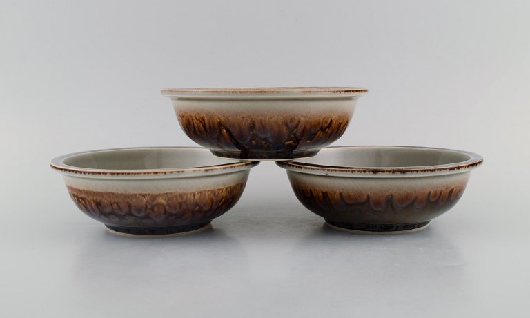 Bing & Grøndahl Mexico dinner service. Three bowls in glazed stoneware. Danish 
design, 1970s / 80s.
