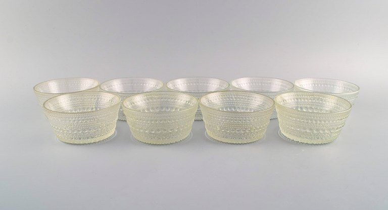 Oiva Toikka for Arabia. 9 Kastehelmi art glass bowls. Finnish design, 1970s.

