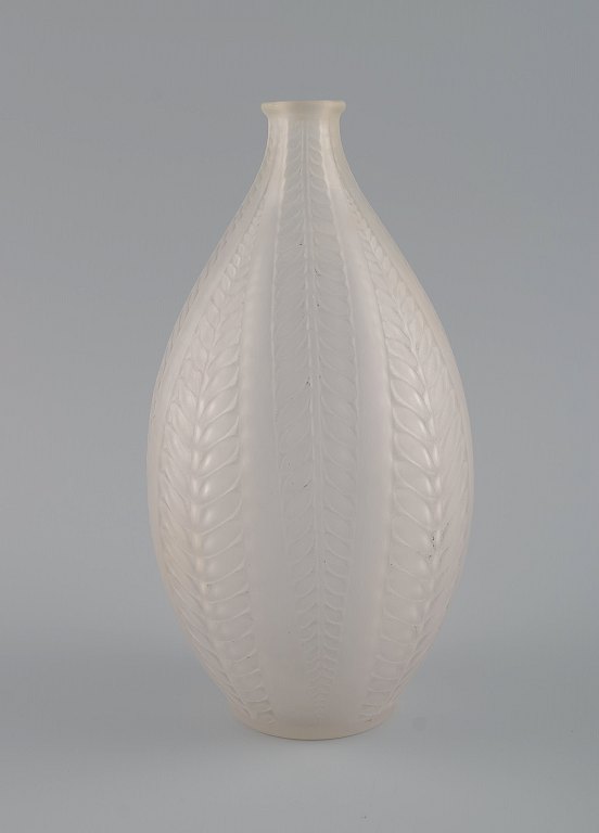 René Lalique (1860-1945), France. Acacia vase in mouth blown art glass with 
leaves in relief. 1920s / 30s.
