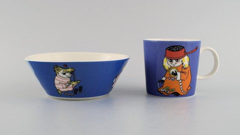 Arabia, Finland. Skål og kop i porcelæn med motiver fra Mumitroldene. Sent 
1900-tallet. 
