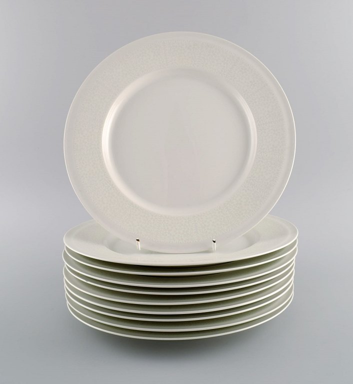 Raija Uosikkinen for Arabia. 10 rare Pitsi dinner plates with floral decoration. 
Dated 1967-1974.
