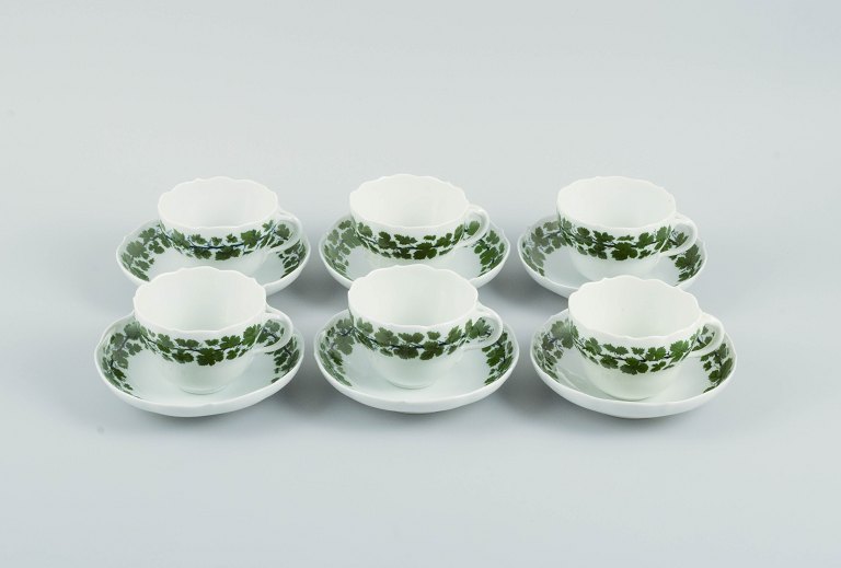 Seks Meissen Green Ivy Vine Leaf kaffekopper med underkopper i håndmalet 
porcelæn.