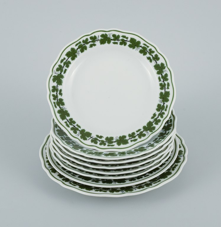 Meissen. Green Ivy Vine Leaf. Eight pieces of hand painted porcelain.

