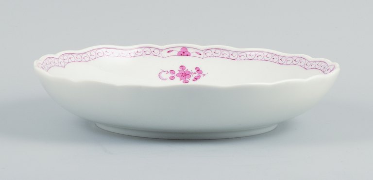 Meissen, Germany, Pink Indian, large round bowl.