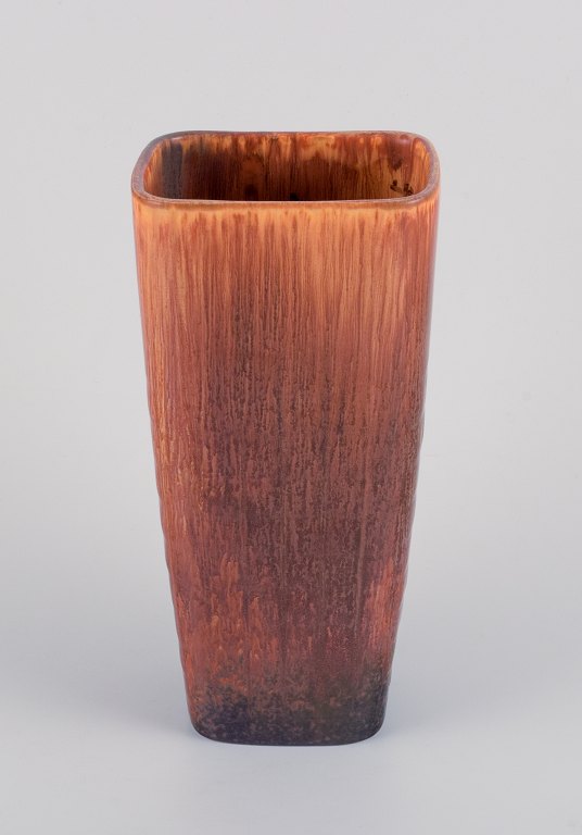 Carl Harry Stålhane for Rörstrand. Ceramic vase with glaze in shades of brown.
