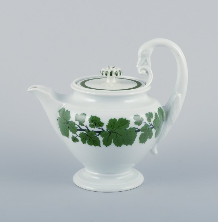 Meissen, Germany, Green Ivy Vine, teapot with swan-shaped handle. Hand-painted.