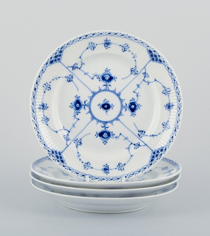 Royal Copenhagen, Musselmalet Half Lace, a set of four lunch plates.