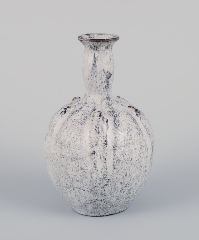 Svend Hammershøi (1873-1948) for Kähler. Ceramic vase with a narrow neck in 
black-grey double glaze.