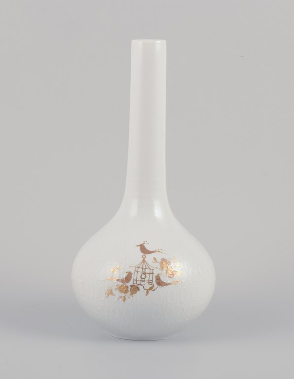 Bjørn Wiinblad for Rosenthal.
Smalhalset vase i porcelæn.