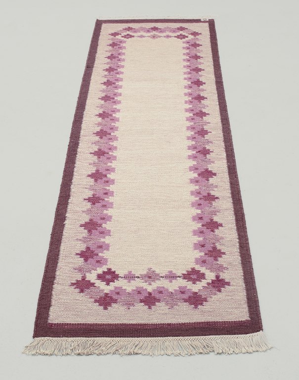 Swedish textile designer.
Handwoven runner in pure wool. Rölakan technique.