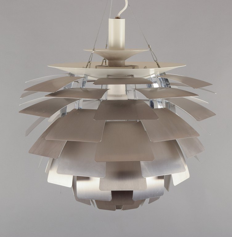 Poul Henningsen for Louis Poulsen. "Kogle" pendel.