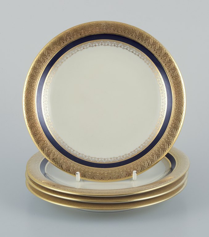 Hutschenreuther, Germany. Four plates from the ‘Margarete’ series.