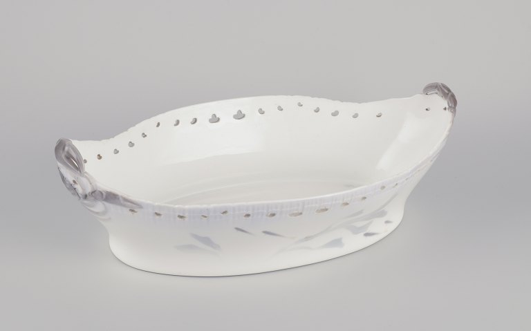 Royal Copenhagen, large Art Nouveau jardinière.