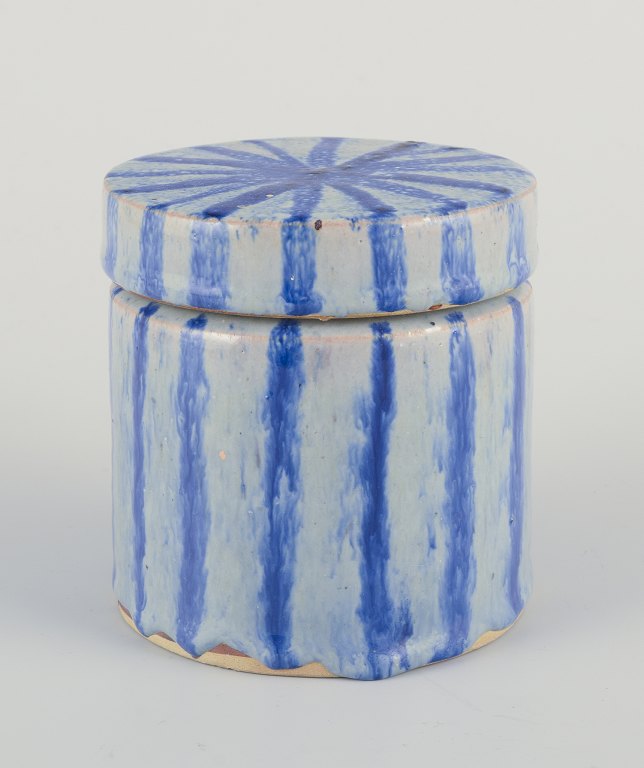 European studio ceramicist.
Unique lidded jar made of glazed earthenware.