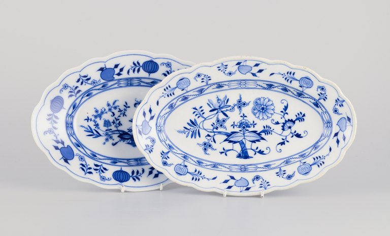 Stadt Meissen, Germany.
Two oval serving dishes.
