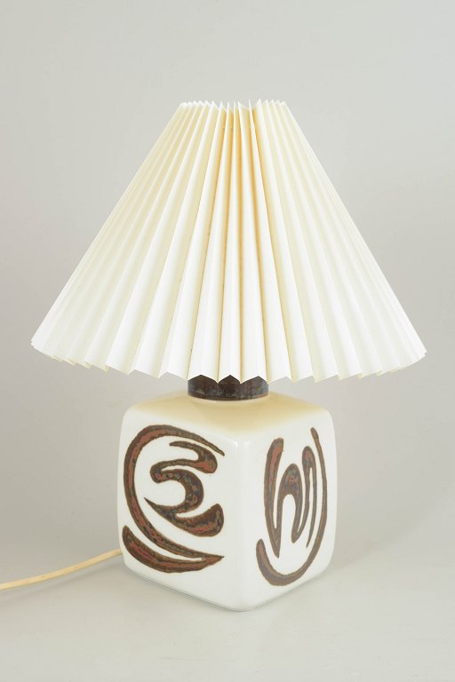 Carl-Harry Stålhane for Rörstrand, “Orient” bordlampe.