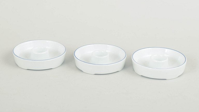 Grethe Meyer for Royal Copenhagen, sæt af tre små lysestager Blåkant.