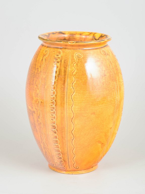 Svend Hammershøi for Kähler, vase med reliefdekoration.